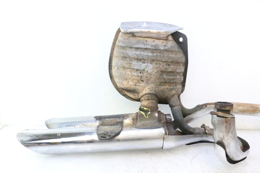 photo de POT ECHAPPEMENT YAMAHA XV VIRAGO 535 (1988 - 2004) - Points de fixation