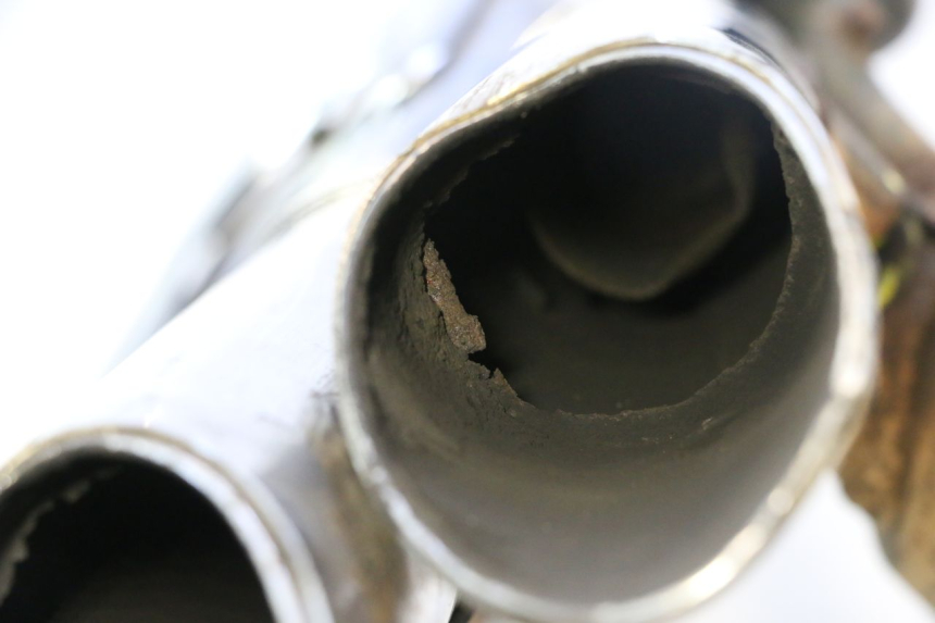 photo de POT ECHAPPEMENT YAMAHA XV VIRAGO 535 (1988 - 2004) - Gros plan technique