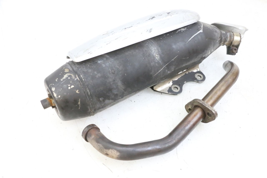 photo de POT ECHAPPEMENT YAMAHA YP MAJESTY 125 (2002 - 2006) - Points de fixation