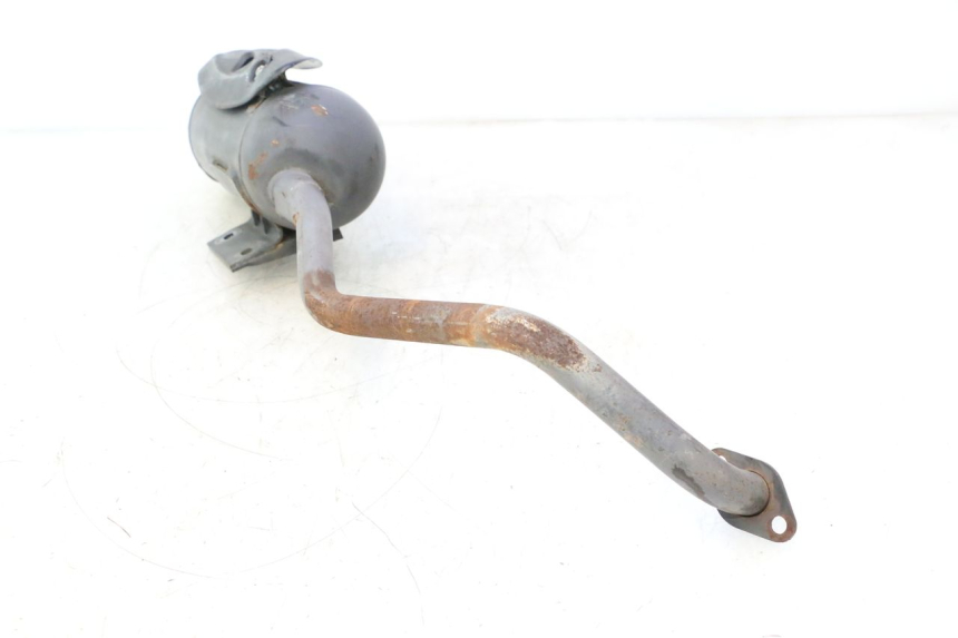 photo de POT ECHAPPEMENT YAMAHA YP MAJESTY 125 (2002 - 2006) - Vue rapprochée