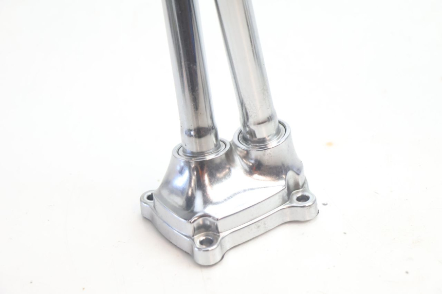 photo de POUSSOIR HYDRAULIQUE HARLEY DAVIDSON ROAD GLIDE FLTRXSE 1920 (2018 - 2022) - Zoom composants