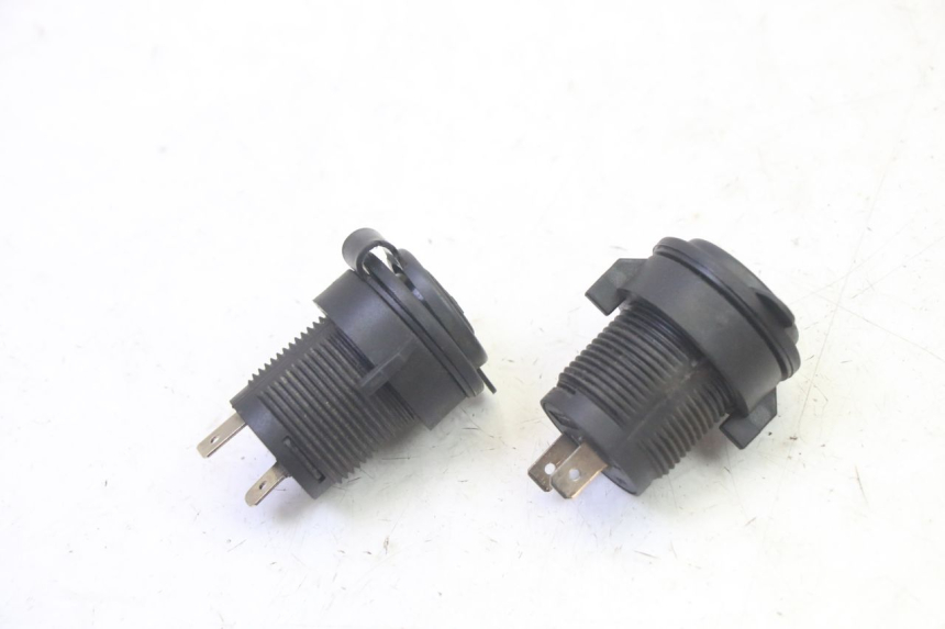 photo de PRISE ALLUME CIGARE QUADRO 4 4D 350 (2015 - 2018)