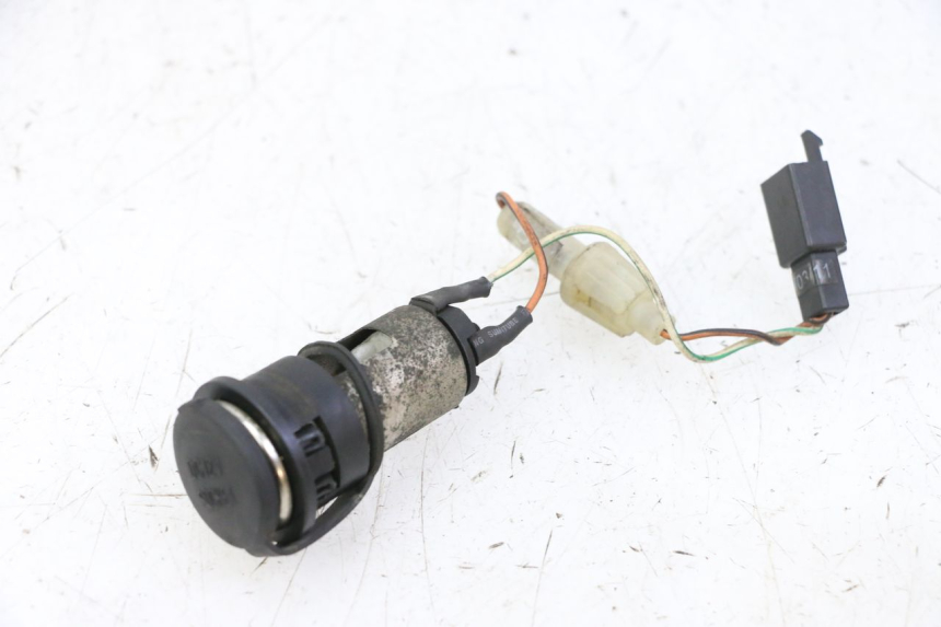 photo de PRISE ALLUME CIGARE KYMCO GRAND DINK 125 (2002 - 2007)