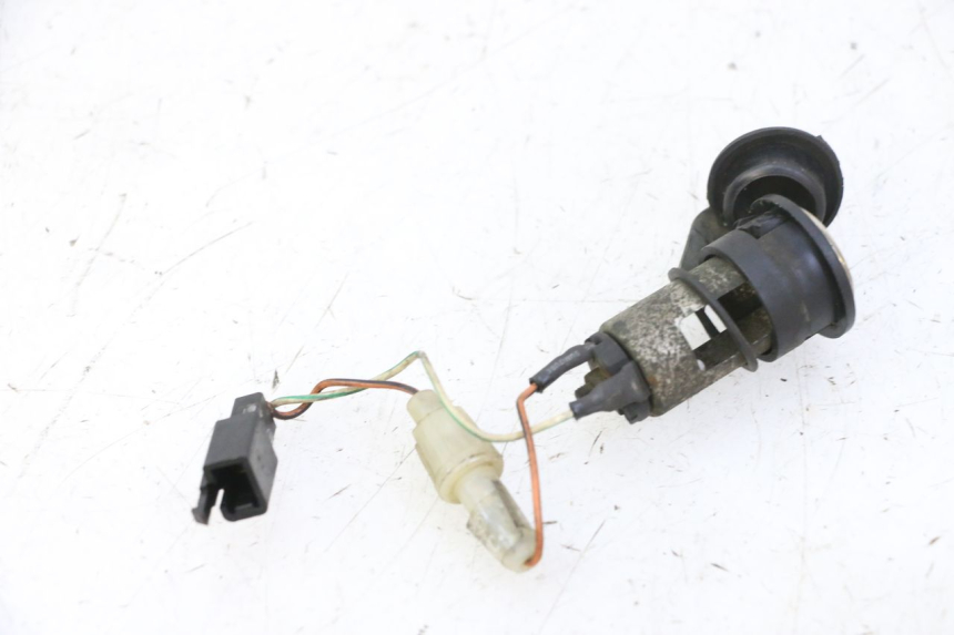 photo de PRISE ALLUME CIGARE KYMCO GRAND DINK 125 (2002 - 2007)