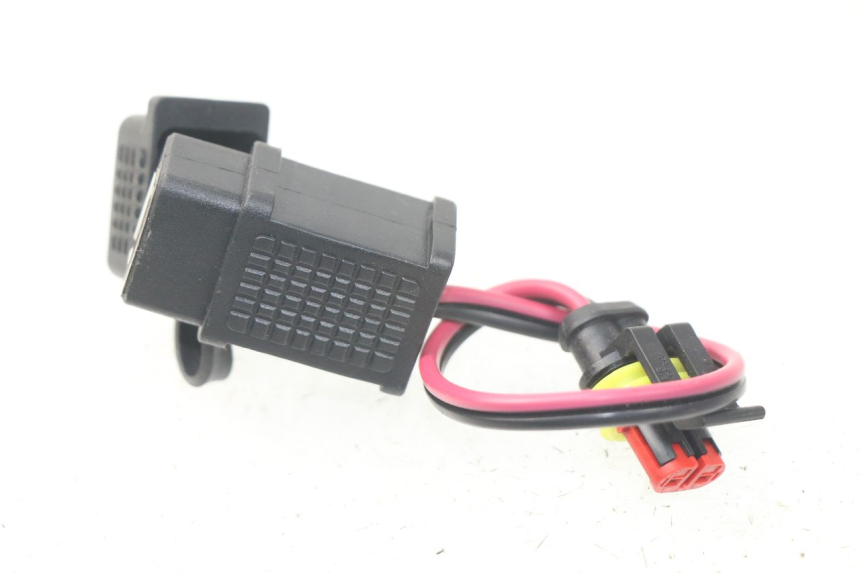 photo de PRISE ALLUME CIGARE PIAGGIO MP3 HPE 500 (2019 - 2022)