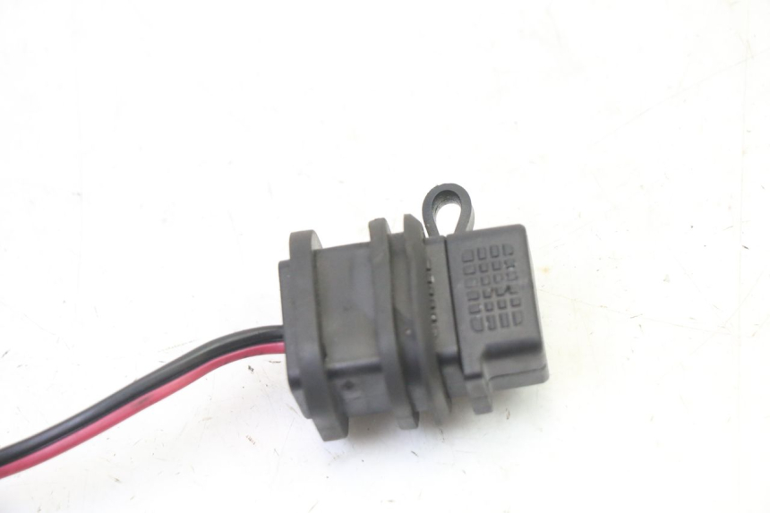 photo de PRISE ALLUME CIGARE PIAGGIO MP3 HPE 310 (2024 - 2025)