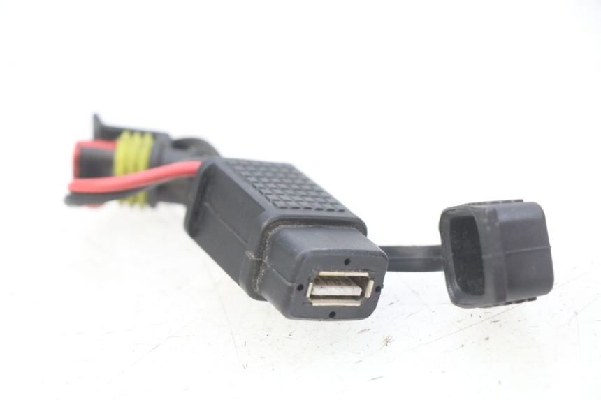 photo de PRISE ALLUME CIGARE PIAGGIO MP3 LT 300 (2010 - 2016)