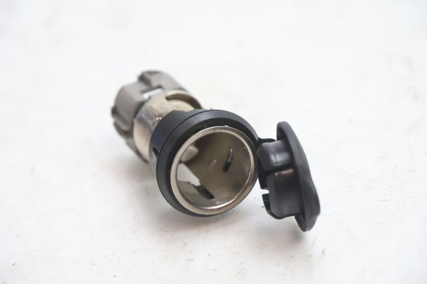 photo de PRISE ALLUME CIGARE PIAGGIO MP3 LT 400 (2007 - 2012) - Détail de la pièce