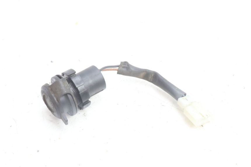 photo de PRISE ALLUME CIGARE YAMAHA N-MAX NMAX 125 (2021 - 2024) - Autre angle de vue