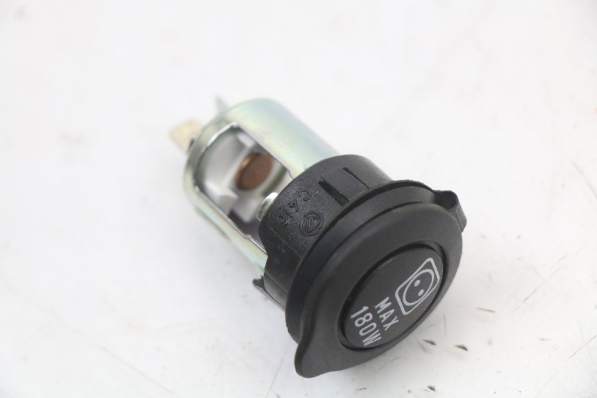 photo de PRISE ALLUME CIGARE MOTO GUZZI NORGE 8V GT 1200 (2011 - 2016)