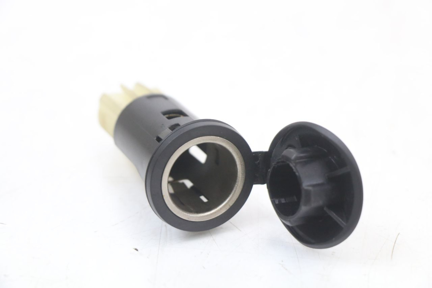 photo de PRISE ALLUME CIGARE PEUGEOT GEOPOLIS RS 125 (2007 - 2009)