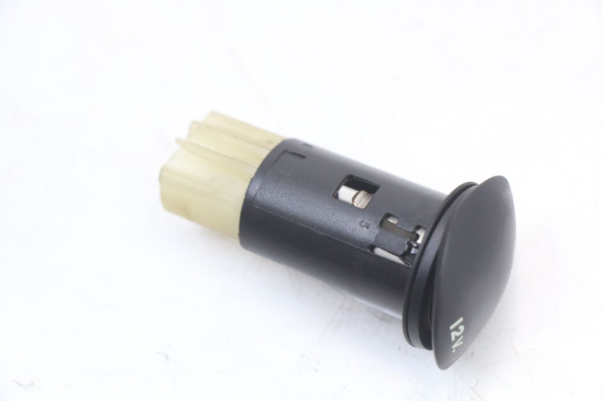 photo de PRISE ALLUME CIGARE PEUGEOT GEOPOLIS RS 125 (2007 - 2009)