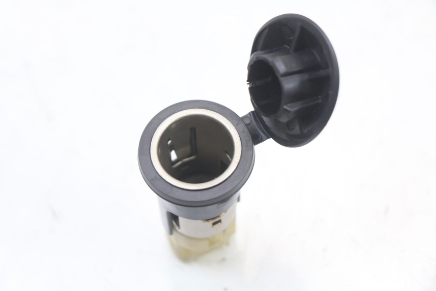 photo de PRISE ALLUME CIGARE PEUGEOT GEOPOLIS RS 125 (2007 - 2009)