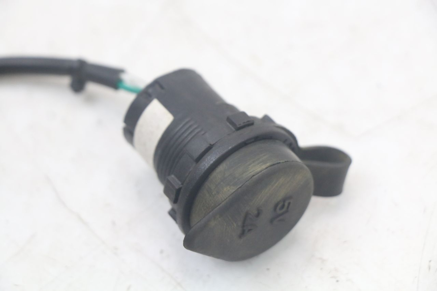 photo de PRISE ALLUME CIGARE SYM FIDDLE 3 III 125 (2014 - 2020)