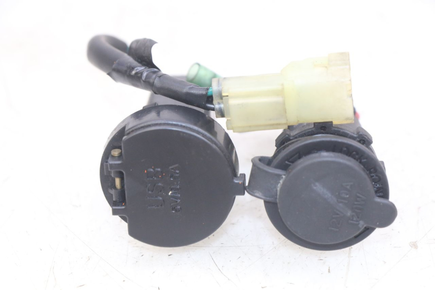 photo de PRISE ALLUME CIGARE SYM GTS EFI 125 (2012 - 2016)