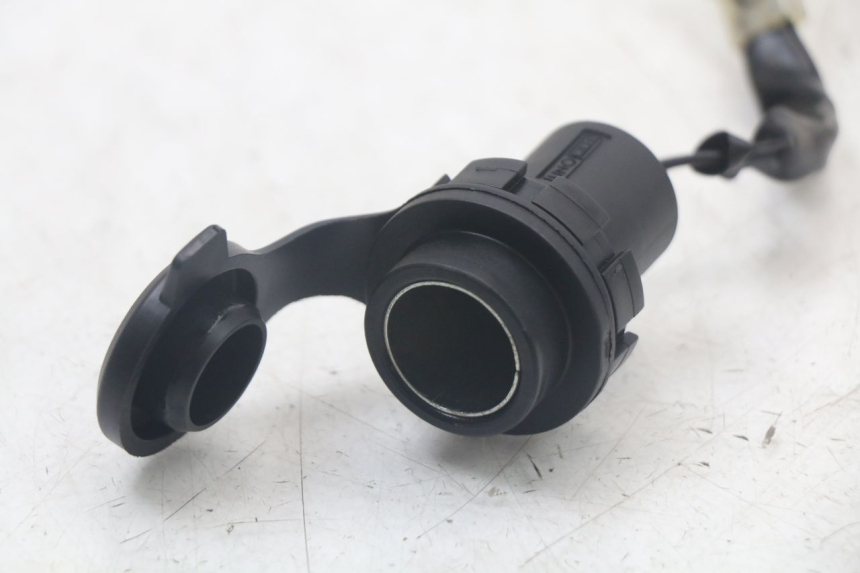 photo de PRISE ALLUME CIGARE YAMAHA XMAX X-MAX ABS 125 (2017 - 2020)