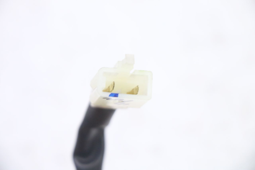 photo de PRISE ALLUME CIGARE YAMAHA XMAX X-MAX 125 (2021 - 2025) - Autre angle de vue