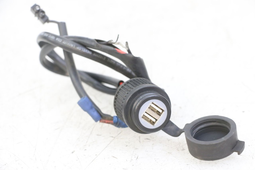 photo de PRISE ALLUME CIGARE PIAGGIO XEVO - X EVO 125 (2007 - 2016) - Vue principale