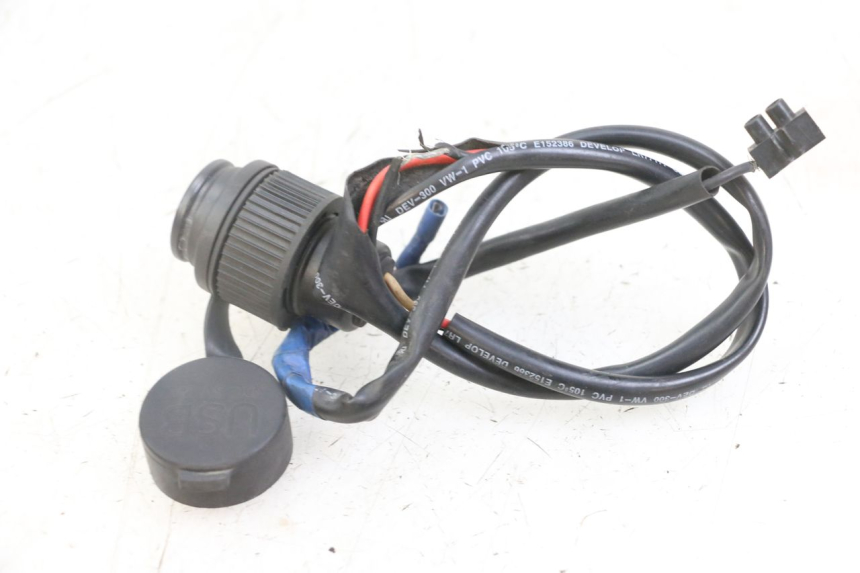 photo de PRISE ALLUME CIGARE PIAGGIO XEVO - X EVO 125 (2007 - 2016) - Vue d’ensemble