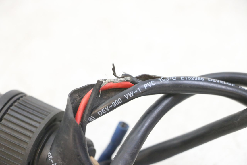 photo de PRISE ALLUME CIGARE PIAGGIO XEVO - X EVO 125 (2007 - 2016) - Points de fixation