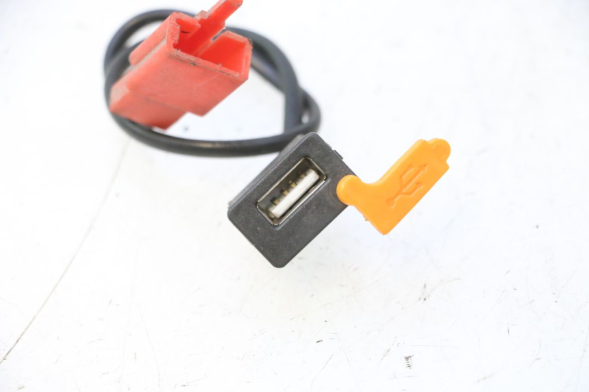 photo de PRISE USB WAYSCRAL E-START 1 (2018 - 2022) - Zoom état d’usage