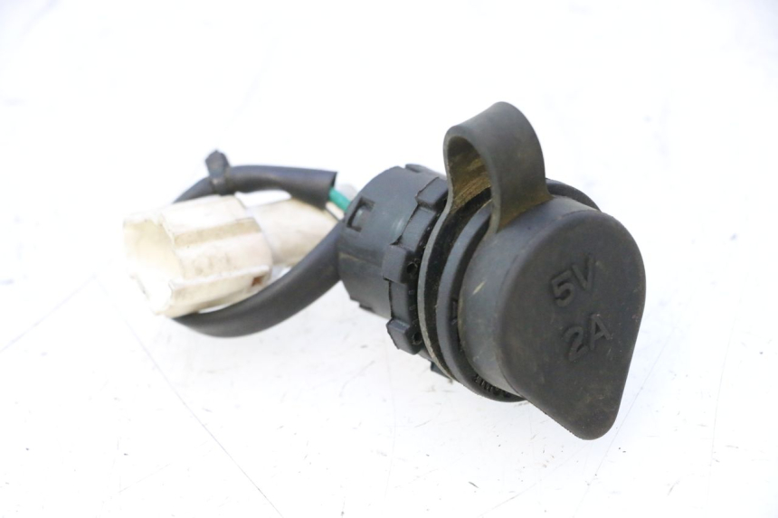 photo de PRISE USB SYM FIDDLE 3 III 50 (2014 - 2020) - Détail de la pièce
