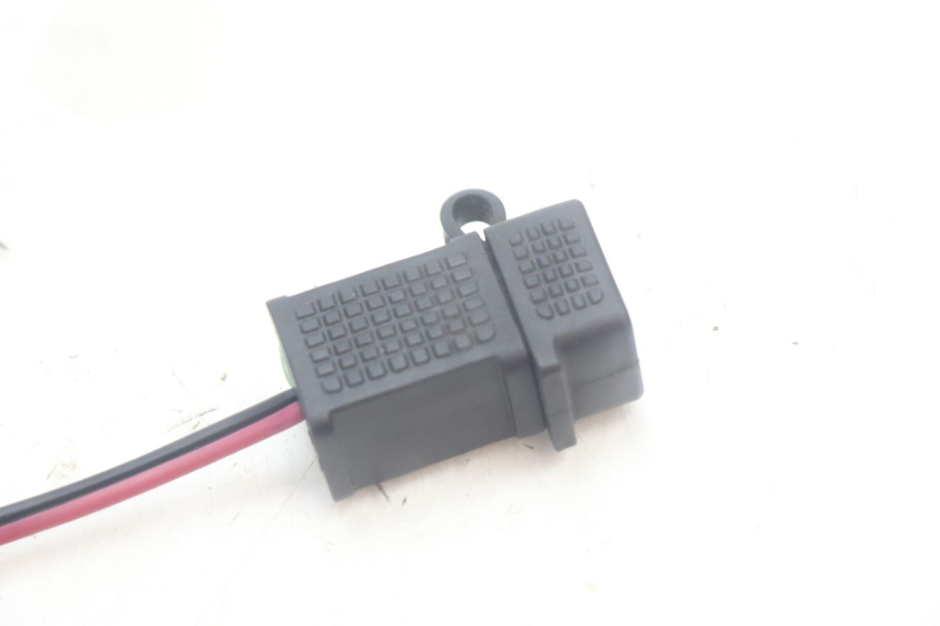 photo de PRISE USB PIAGGIO MP3 500 (2016 - 2018) - Détail de la pièce