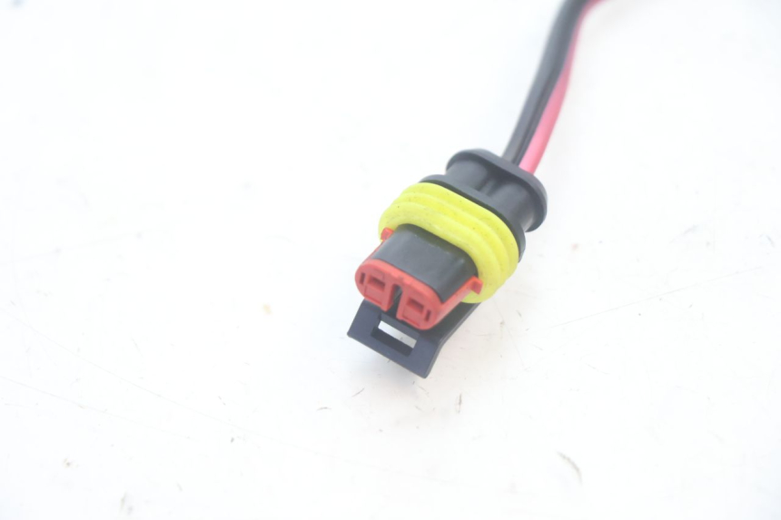 photo de PRISE USB PIAGGIO MP3 500 (2016 - 2018) - Zoom état d’usage