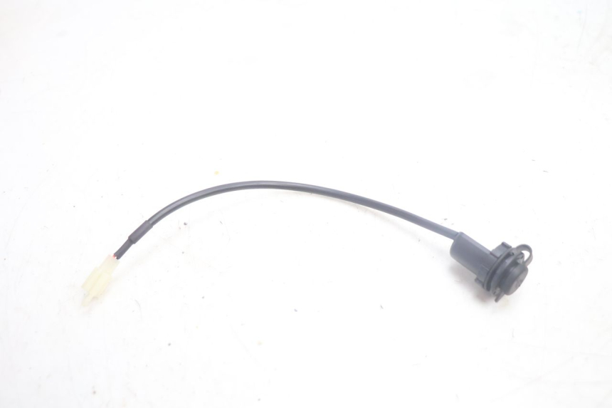 photo de PRISE USB JM MOTORS R-MAX TECH 50 (2024 - 2026) - Zoom état d’usage