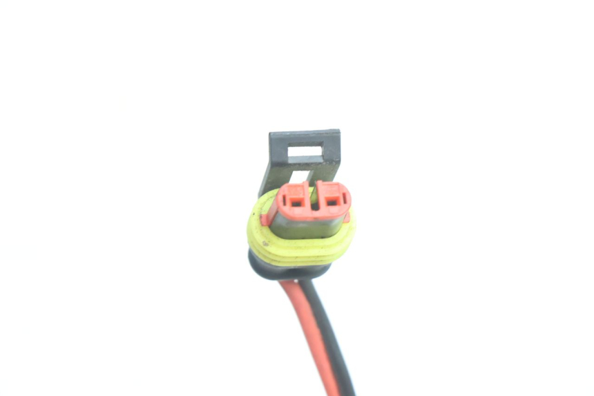 photo de PRISE USB PIAGGIO VESPA PRIMAVERA 2T 50 (2013 - 2018) - Gros plan technique
