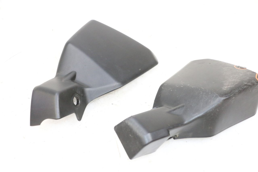 photo de PROTEGE MAIN SUZUKI DL V STROM 1000 (2002 - 2007) - Gros plan technique