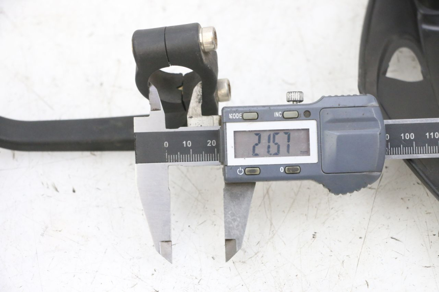 photo de PROTEGE MAIN RIEJU MRT 50 (2018 - 2021) - Détail de la pièce