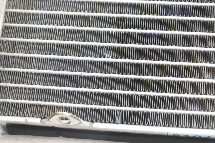 photo de RADIATEUR APRILIA ATLANTIC S 125 (2010 - 2013) - Gros plan technique