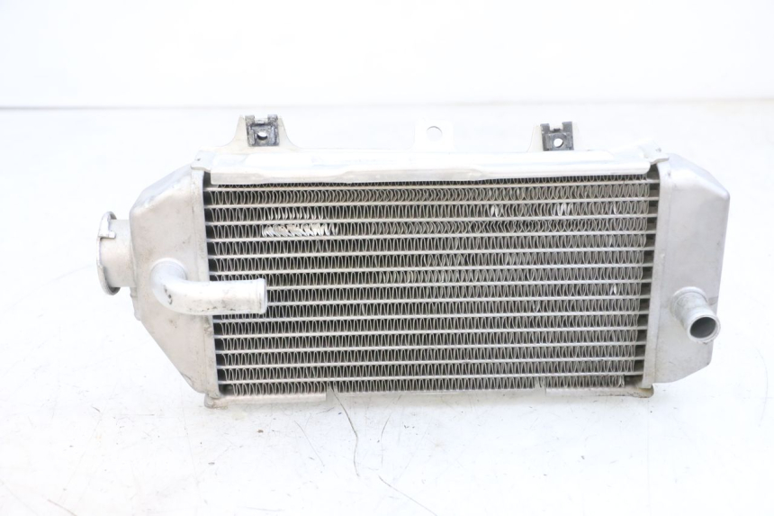 photo de RADIATEUR DROIT KAWASAKI KXF KX-F 250 (2017 - 2019) - Gros plan technique