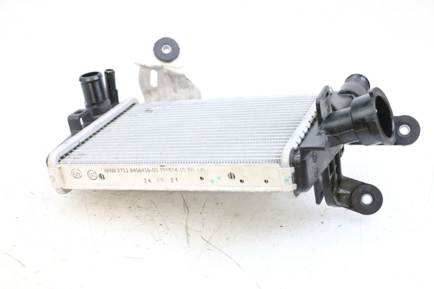 photo de RADIATEUR DROIT BMW R GS 1250 (2021 - 2024) - Gros plan technique