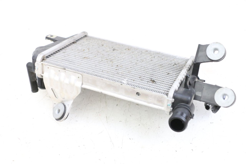 photo de RADIATEUR DROIT BMW R GS 1250 (2021 - 2024) - Points de fixation