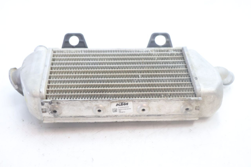 photo de RADIATEUR DROIT KTM SX 85 (2018 - 2024) - Gros plan technique