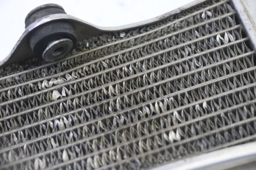 photo de RADIATEUR DROIT YAMAHA YZ 125 (1998 - 2005)