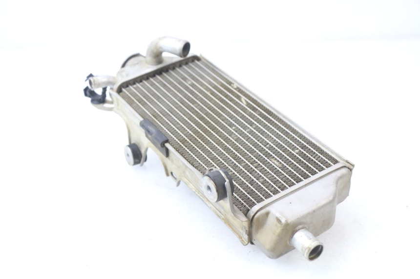 photo de RADIATEUR DROIT YAMAHA YZF YZ-F 450 (2018 - 2021) - Zoom état d’usage