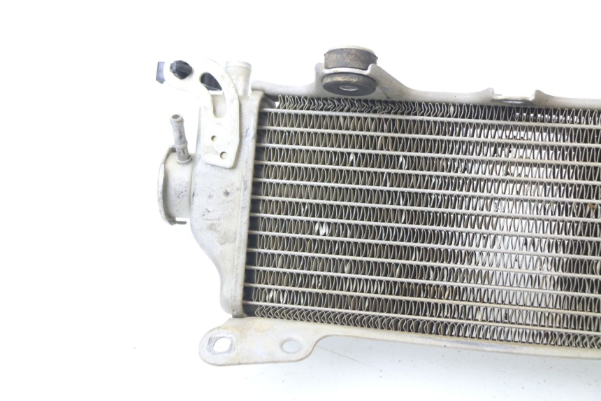 photo de RADIATEUR DROIT YAMAHA YZF YZ-F 450 (2018 - 2021) - Gros plan technique