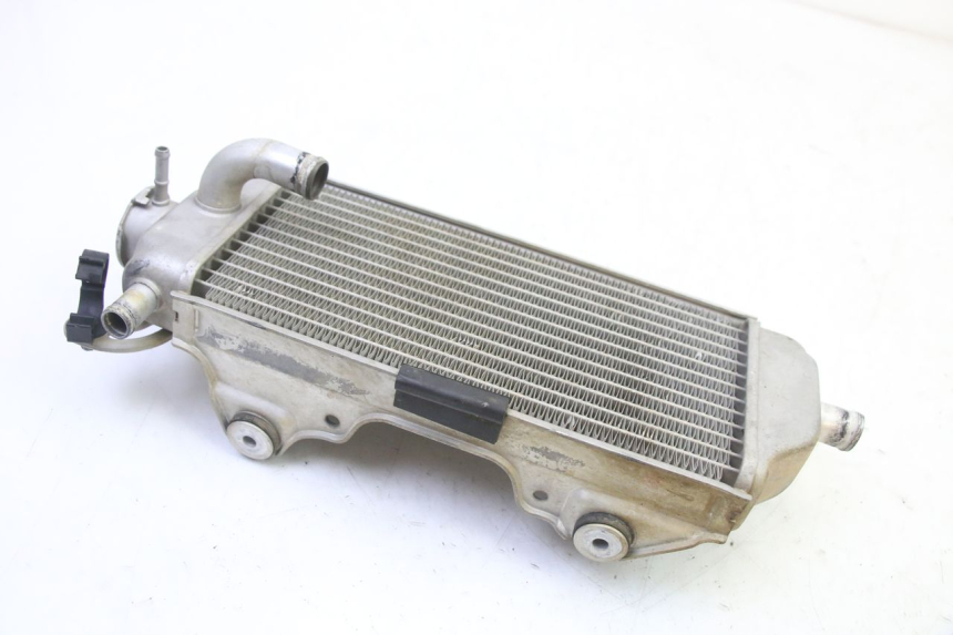 photo de RADIATEUR DROIT YAMAHA YZF YZ-F 450 (2014 - 2016) - Points de fixation