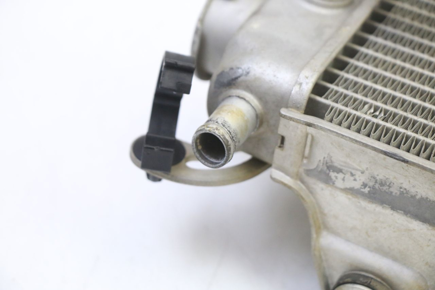 photo de RADIATEUR DROIT YAMAHA YZF YZ-F 450 (2014 - 2016) - État de surface