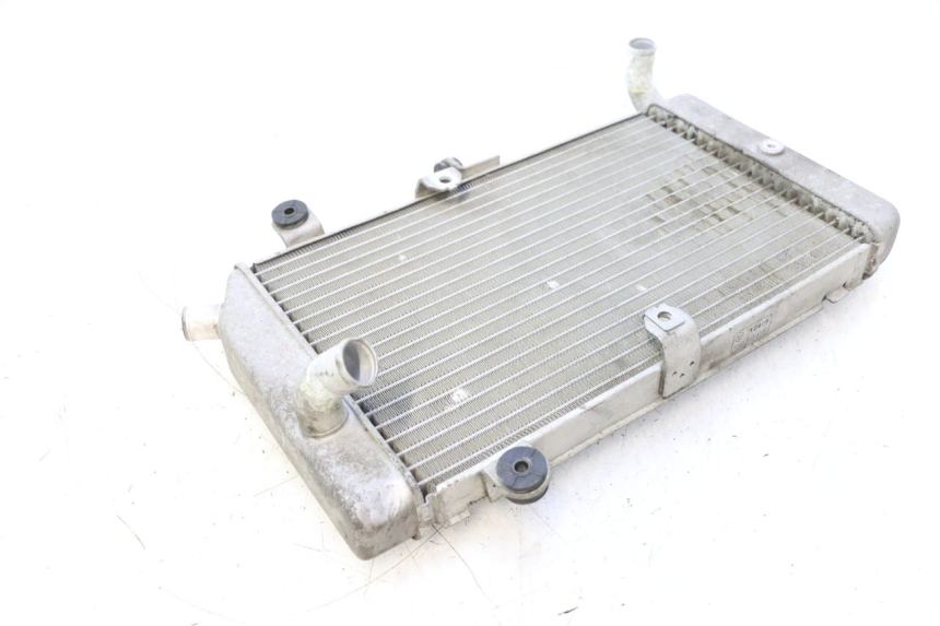 photo de RADIATEUR HONDA FJS SILVER WING SILVERWING 400 (2005 - 2008) - Gros plan technique