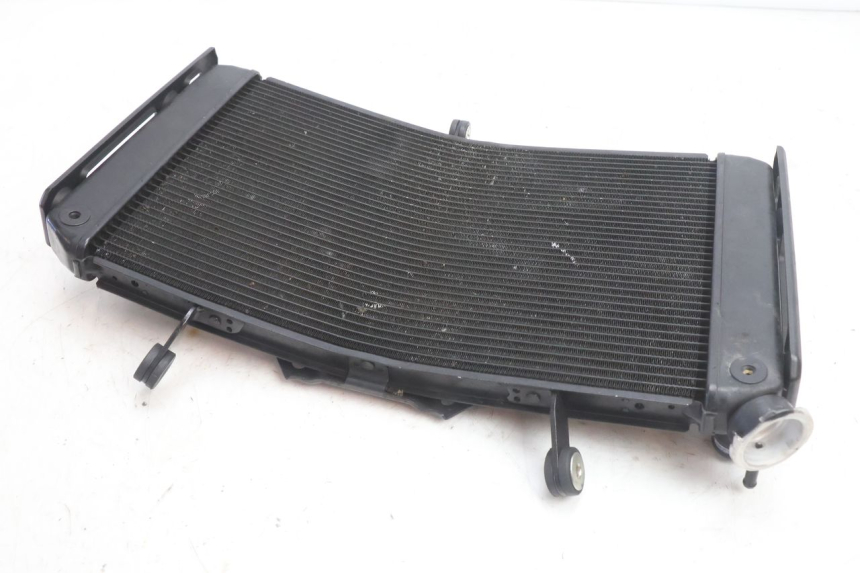 photo de RADIATEUR YAMAHA FZ8 800 (2010 - 2016) - Gros plan technique