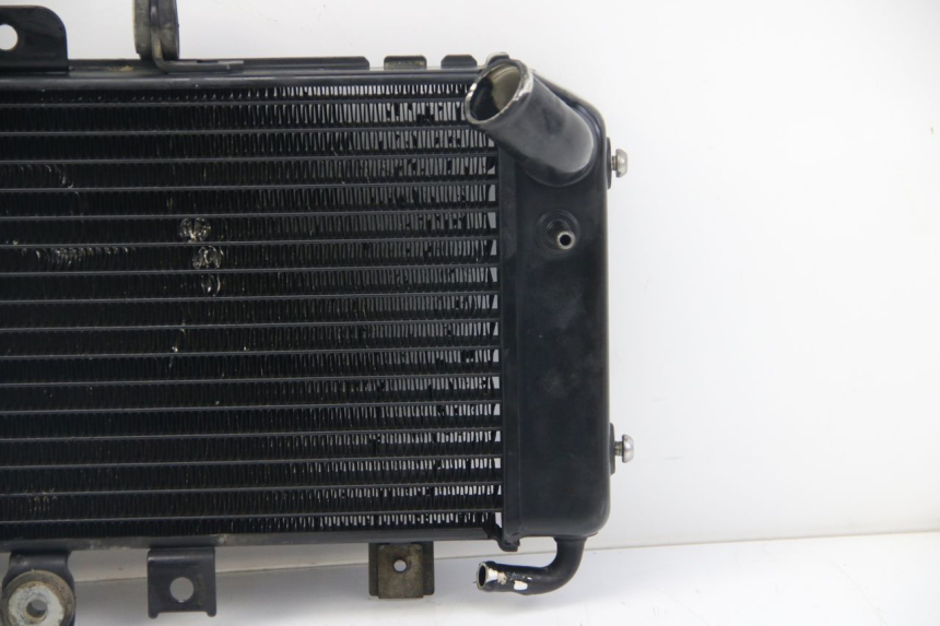 photo de RADIATEUR YAMAHA FZS FAZER 600 (2001 - 2003) - Autre angle de vue