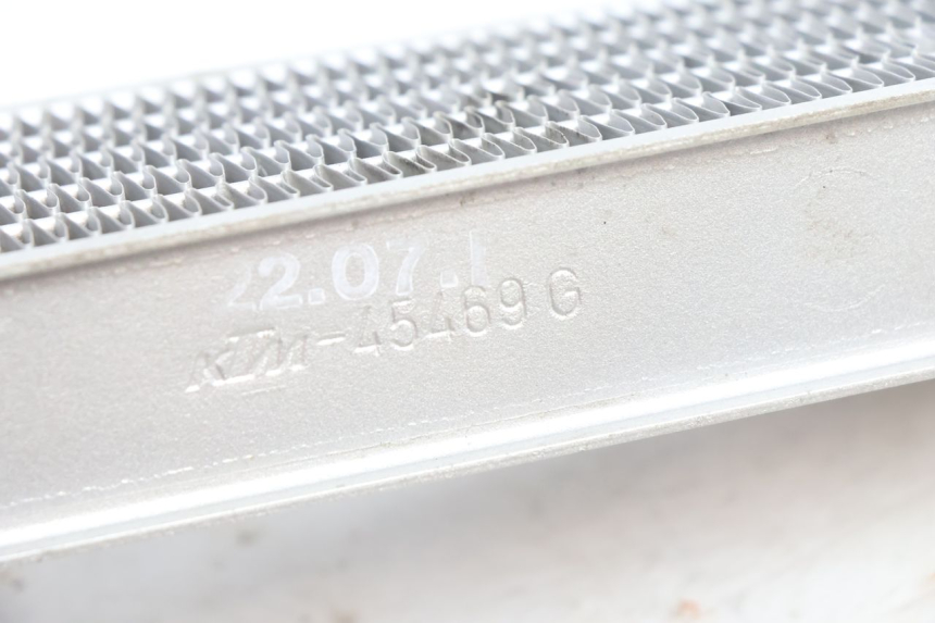 photo de RADIATEUR GAUCHE PEUGEOT LUDIX BLASTER 50 (2006 - 2014) - Zoom composants