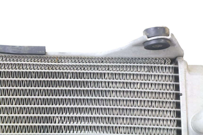 photo de RADIATEUR GAUCHE YAMAHA YZF YZ-F 450 (2018 - 2021) - Points de fixation