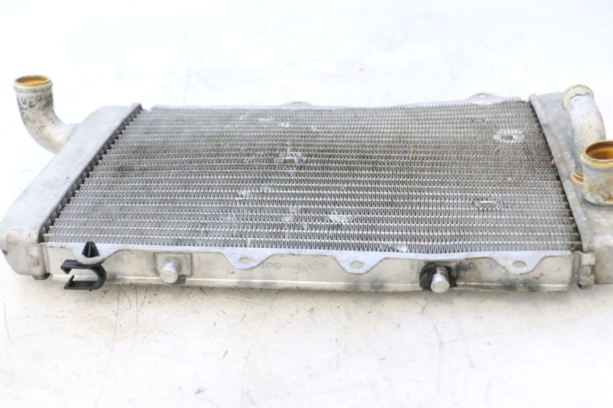 photo de RADIATEUR GILERA GP 800 (2007 - 2013) - Angle alternatif