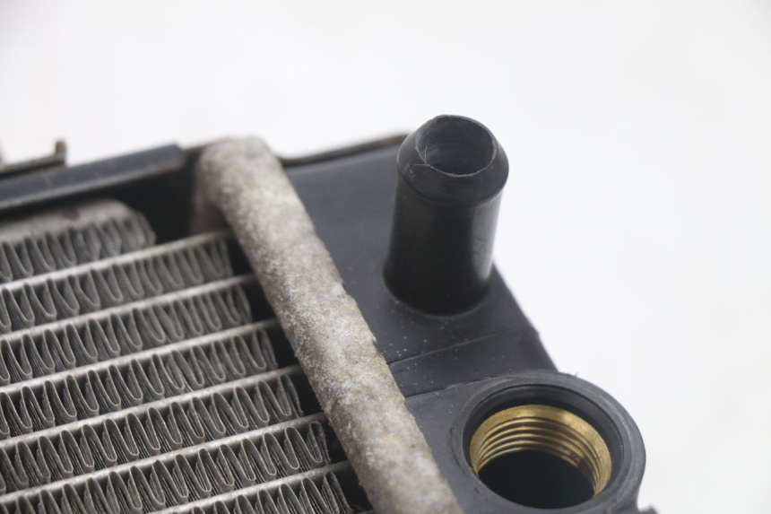 photo de RADIATEUR SYM GTS EVO 125 (2009 - 2013) - Gros plan technique