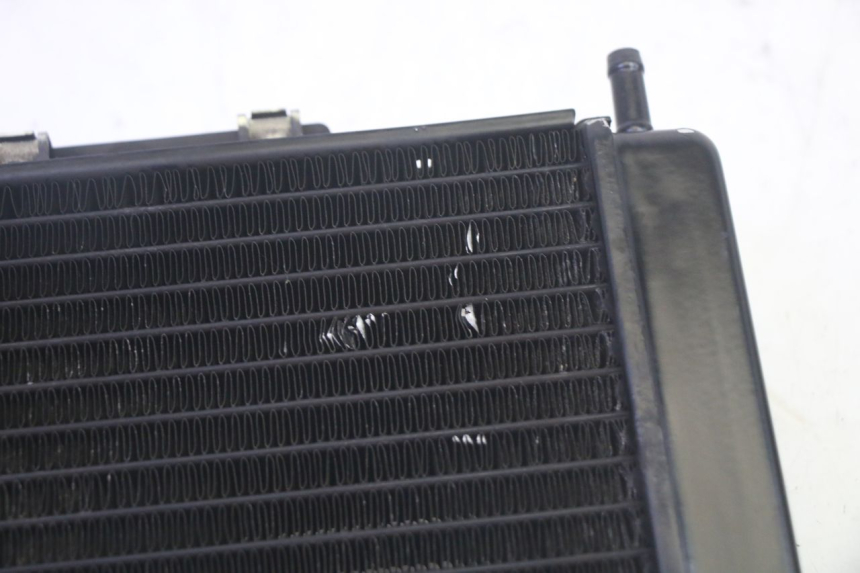 photo de RADIATEUR PIAGGIO MP3 HPE 350 (2018 - 2020) - Zoom état d’usage